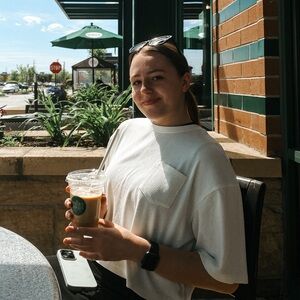 Meet your Posher, Evelina